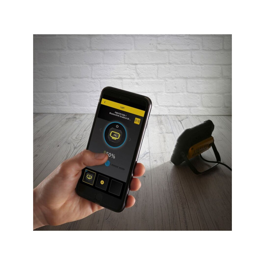 3000 LM įkraunama žibintas su  BLUETOOTH 7