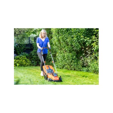 33 cm 2x18 V belaidė vejapjovė 2,5 Ah, BCMW3318L2-QW, 2 X 2,5AH, Black&Decker 3 33 cm 2x18 V belaidė vejapjovė 2,5 Ah, BCMW3318L2-QW, 2 X 2,5AH, Black&Decker 3