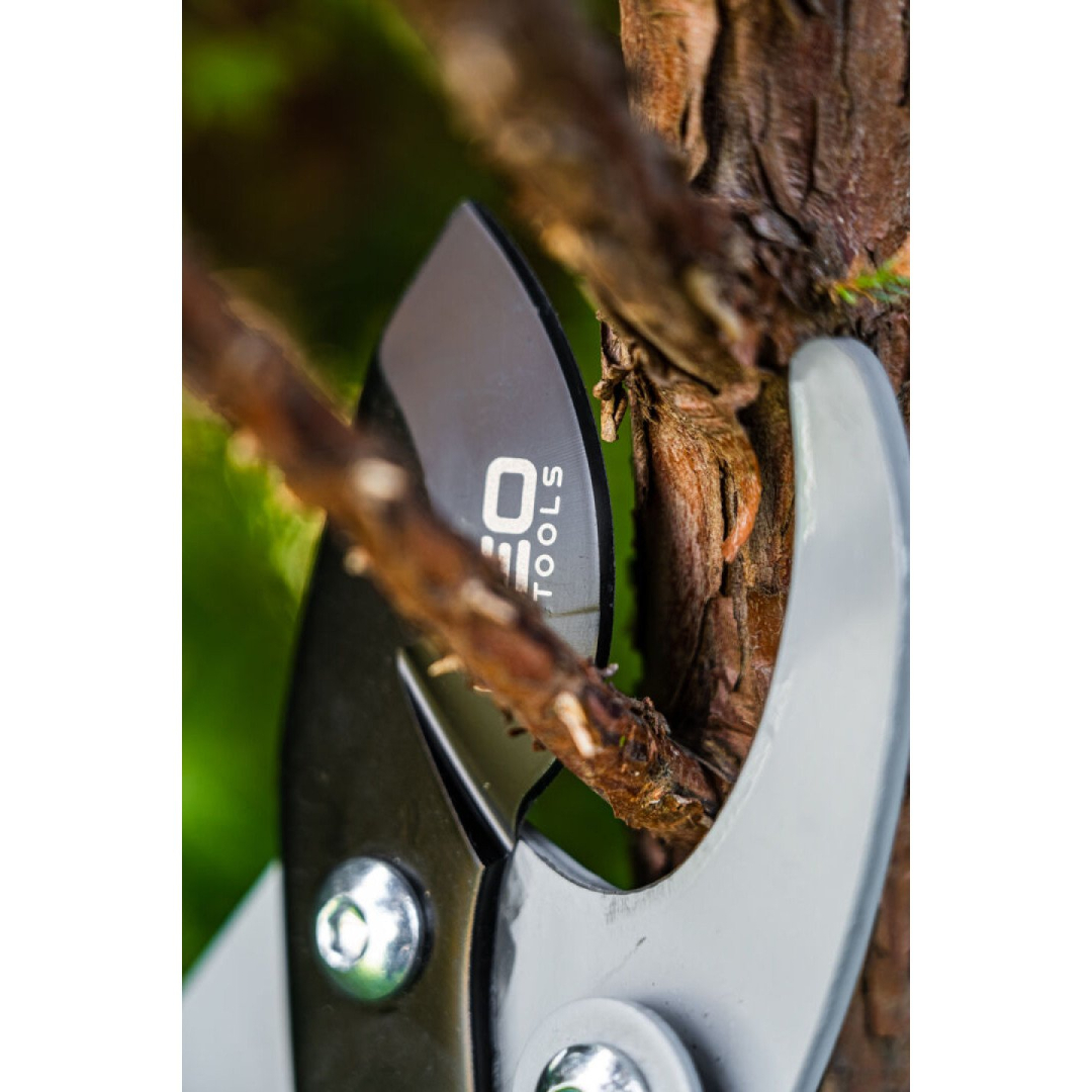 765 mm ilgio apėjimo žirklės, diapazonas iki 40 mm, pavara, didinanti spaudimo jėgą 60 %. 7