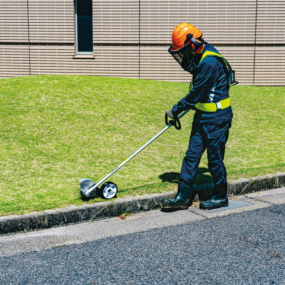 Akumuliatorinis XGT ® pakraščių atkirtėjas Makita UE001GZ, be akumuliatorių ir kroviklio 13 Akumuliatorinis XGT ® pakraščių atkirtėjas Makita UE001GZ, be akumuliatorių ir kroviklio 13