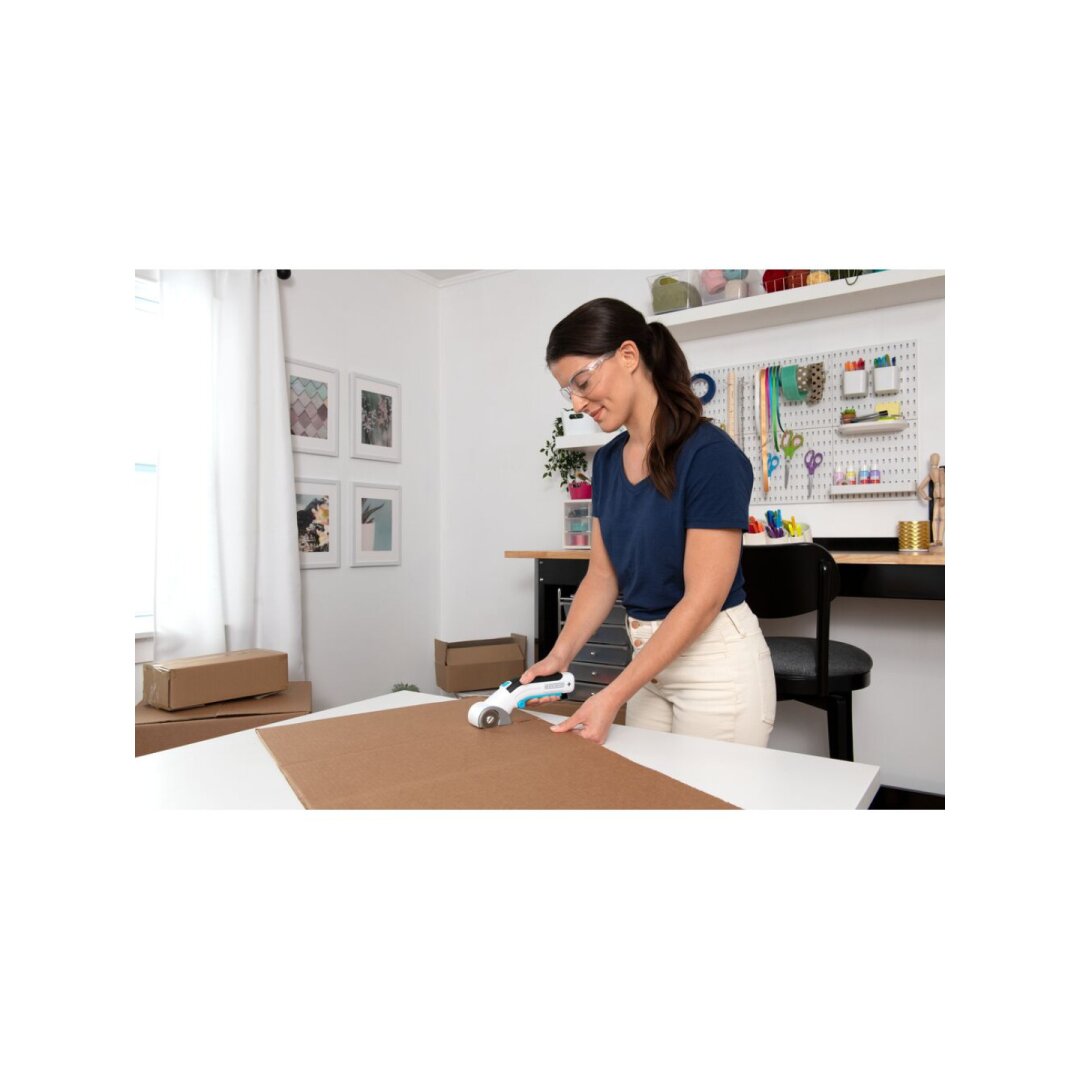 Akumuliatorinės universalios žirklės, 3.6V BCRC115-XJ, Integruotas Akumuliatorius 1,5 AH, Black&Decker 6