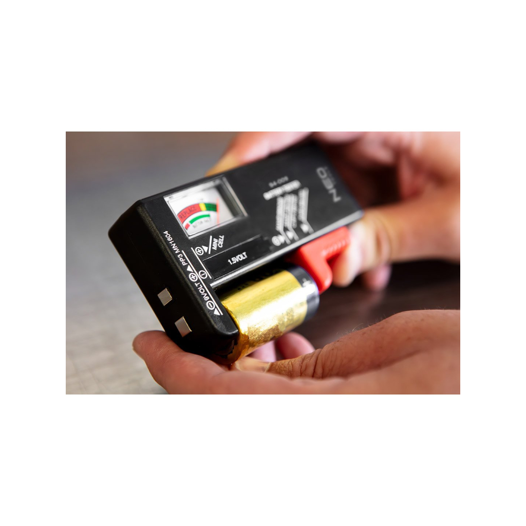 Akumuliatorių ir įkraunamų akumuliatorių testeris NEO 1 Akumuliatorių ir įkraunamų akumuliatorių testeris NEO 1