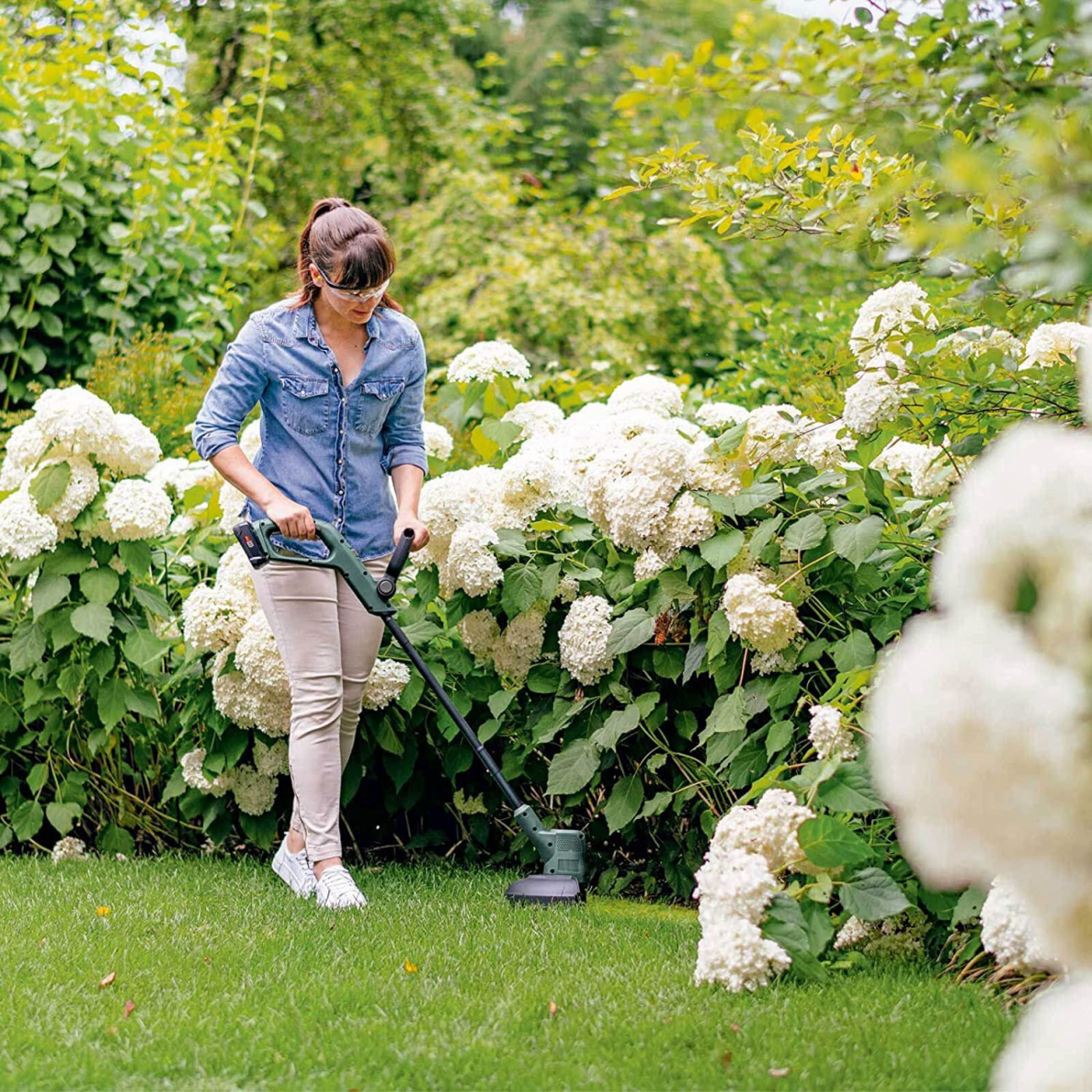 Akum. trimeris Bosch EasyGrassCut 18V-260, 2x2 Ah 1 Akum. trimeris Bosch EasyGrassCut 18V-260, 2x2 Ah 1