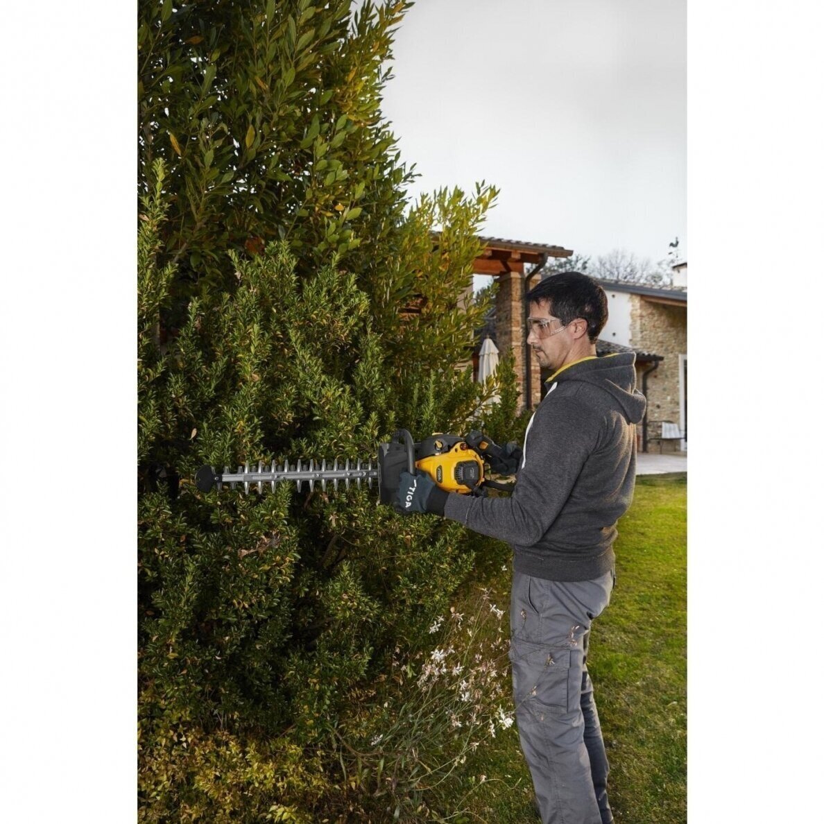 Benzininės gyvatvorių žirklės STIGA HT 525, 0.65 kW 5 Benzininės gyvatvorių žirklės STIGA HT 525, 0.65 kW 5