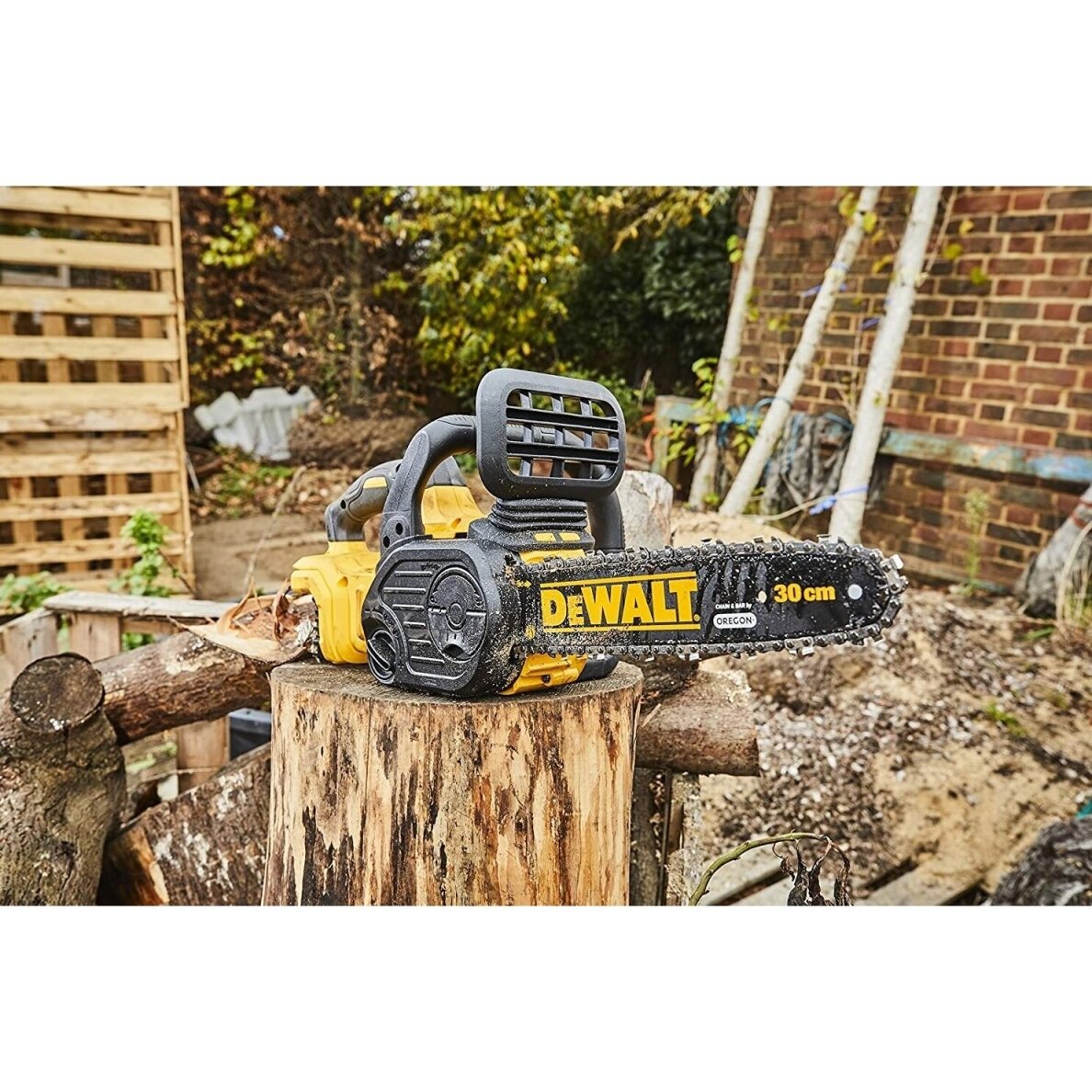 Akumuliatorinis grandininis pjūklas DeWalt DCM565N-XJ; 18V, 30cm juosta (be akum.) 4 Akumuliatorinis grandininis pjūklas DeWalt DCM565N-XJ; 18V, 30cm juosta (be akum.) 4