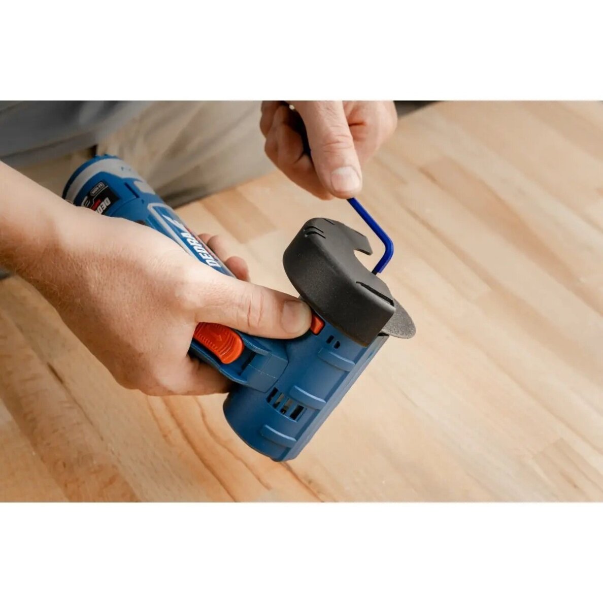 Akumuliatorinis kampinis šlifuoklis DEDRA DED7339, 12V, 76mm, Maus12 3 Akumuliatorinis kampinis šlifuoklis DEDRA DED7339, 12V, 76mm, Maus12 3