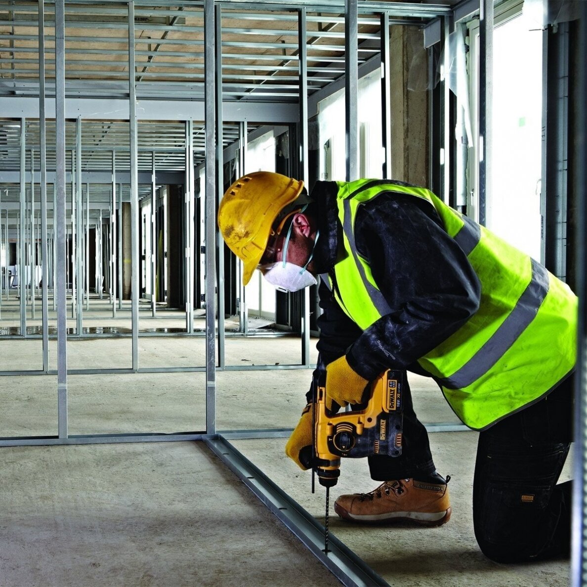 Akumuliatorinis perforatorius DeWalt DCH253N-XJ, SDS-plus, 18V (be akum. ir krov.) 3 Akumuliatorinis perforatorius DeWalt DCH253N-XJ, SDS-plus, 18V (be akum. ir krov.) 3