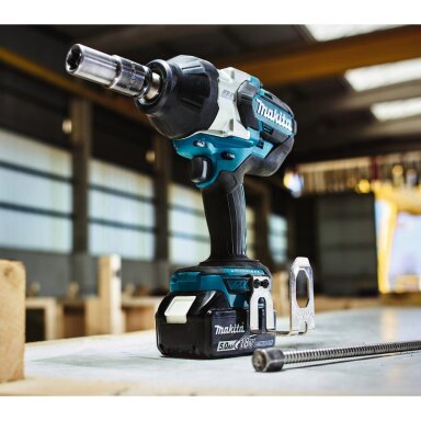 Akumuliatorinis smūginis veržliasukis Makita DTW1002Z, 18V (3 m. garantija) Akumuliatorinis smūginis veržliasukis Makita DTW1002Z, 18V (3 m. garantija)