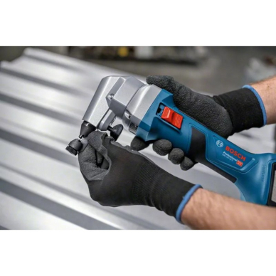 Akumuliatorinės skardos žirklės Bosch GNA 18V-16 E, 18V, 2x4.0Ah, 0601529601 2 Akumuliatorinės skardos žirklės Bosch GNA 18V-16 E, 18V, 2x4.0Ah, 0601529601 2