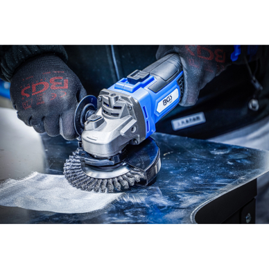 Akumuliatorinio kampinio šlifuoklio rinkinys | bešepetėlinis | 18 V | su įkraunama baterija ir greitu įkrovikliu (7396) 2 Akumuliatorinio kampinio šlifuoklio rinkinys | bešepetėlinis | 18 V | su įkraunama baterija ir greitu įkrovikliu (7396) 2