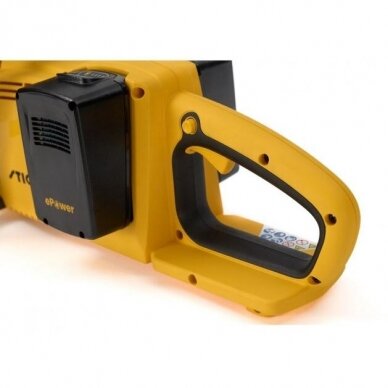 Akumuliatorinis grandininis pjūklas STIGA CS 300E KIT, 12", 2x20 V, 4.0 Ah 2 Akumuliatorinis grandininis pjūklas STIGA CS 300E KIT, 12", 2x20 V, 4.0 Ah 2