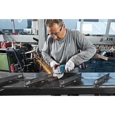 Akumuliatorinis kampinis šlifuoklis Bosch GWS 18V-15 SC, 18 V, 2x8.0 Ah, professional 1 Akumuliatorinis kampinis šlifuoklis Bosch GWS 18V-15 SC, 18 V, 2x8.0 Ah, professional 1