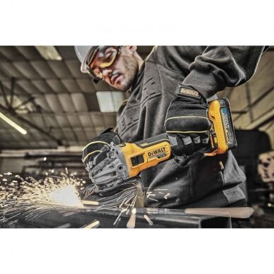 Akumuliatorinis kampinis šlifuoklis DeWalt DCG409H2T-QW, 18 V, 2x5,0 Ah 2 Akumuliatorinis kampinis šlifuoklis DeWalt DCG409H2T-QW, 18 V, 2x5,0 Ah 2