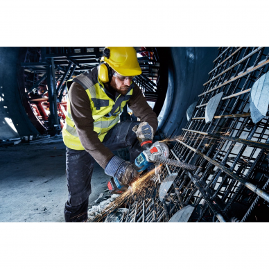 Akumuliatorinis kampinis šlifuoklis su X-LOCK Bosch GWX 18V-15 SC, LB 2x8.0PrC, CoMo, 18V-160 2 Akumuliatorinis kampinis šlifuoklis su X-LOCK Bosch GWX 18V-15 SC, LB 2x8.0PrC, CoMo, 18V-160 2