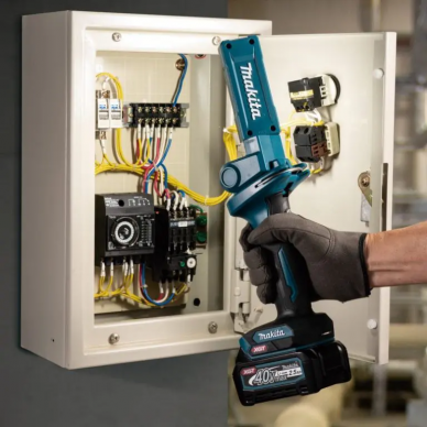 Akumuliatorinis LED prožektorius Makita ML006GX, 40 Vmax, (be akum. ir krov.) 2 Akumuliatorinis LED prožektorius Makita ML006GX, 40 Vmax, (be akum. ir krov.) 2