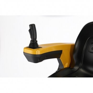 Akumuliatorinis nulinio apsisukimo vejos traktorius STIGA GYRO 900E, 48 V, 105 Ah 3 Akumuliatorinis nulinio apsisukimo vejos traktorius STIGA GYRO 900E, 48 V, 105 Ah 3