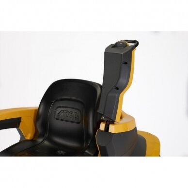 Akumuliatorinis nulinio apsisukimo vejos traktorius STIGA GYRO 900E, 48 V, 105 Ah 5 Akumuliatorinis nulinio apsisukimo vejos traktorius STIGA GYRO 900E, 48 V, 105 Ah 5