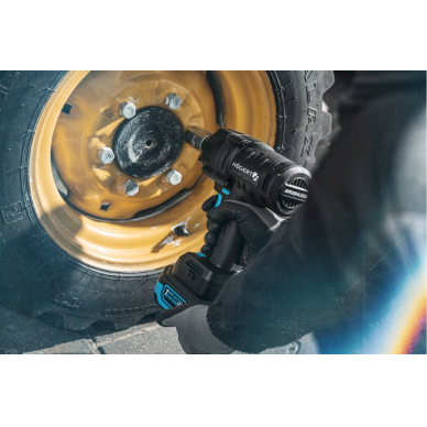 Akumuliatorinis smūginis 1/2 600Nm veržliasūkis 18V 4,0Ah lagamine 1 Akumuliatorinis smūginis 1/2 600Nm veržliasūkis 18V 4,0Ah lagamine 1