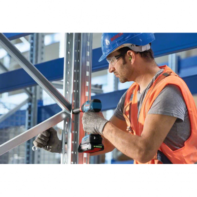 Akumuliatorinis smūginis suktuvas-veržliasūkis Bosch GDX 18V-210 C, 18 V, 2x4,0 Ah, professional 1 Akumuliatorinis smūginis suktuvas-veržliasūkis Bosch GDX 18V-210 C, 18 V, 2x4,0 Ah, professional 1