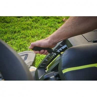 AKUMULIATORINIS VEJOS TRAKTORIUS RYOBI RY72TMX117-310, 72V, 117 CM 4 AKUMULIATORINIS VEJOS TRAKTORIUS RYOBI RY72TMX117-310, 72V, 117 CM 4