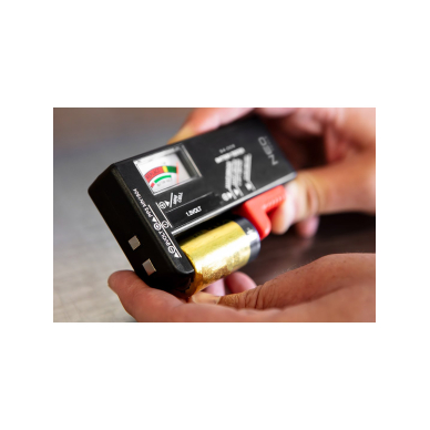 Akumuliatorių ir įkraunamų akumuliatorių testeris NEO 1 Akumuliatorių ir įkraunamų akumuliatorių testeris NEO 1