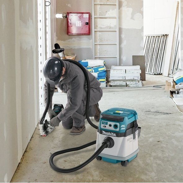 Akumuliatorinis dulkių siurblys Makita DVC154LZ, 2x18V Li-ion 1 Akumuliatorinis dulkių siurblys Makita DVC154LZ, 2x18V Li-ion 1