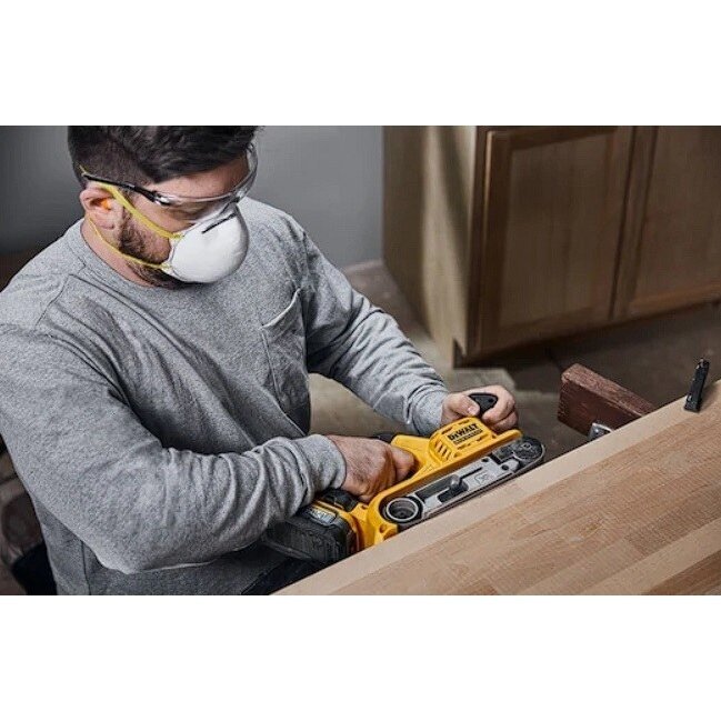 Akumuliatorinis juostinis šlifuoklis DeWalt DCW220N-XJ, 18 V (be akum. ir krov.) 2