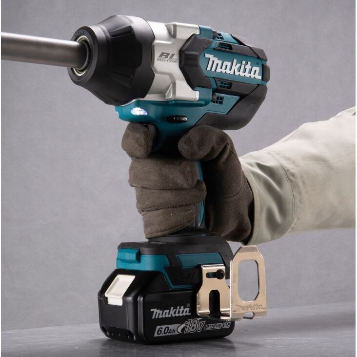Akumuliatorinis smūginis veržliasukis MAKITA DTW1005, 3/4", 18V, 1360 Nm (be akum. ir krov.) 3