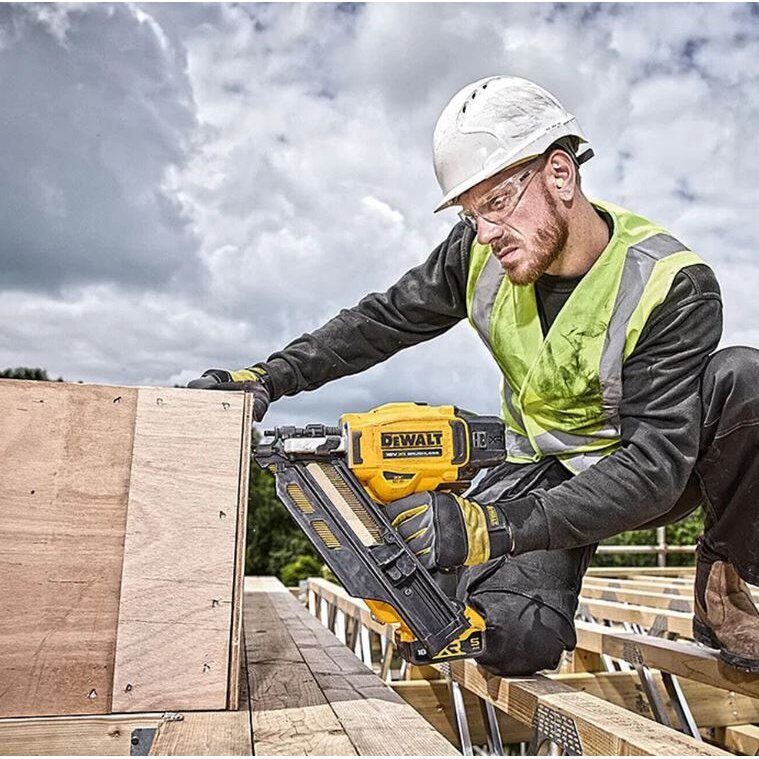 Akumuliatorinė viniakalė DeWalt DCN930P2, 18 V, 2x5,0 Ah 2