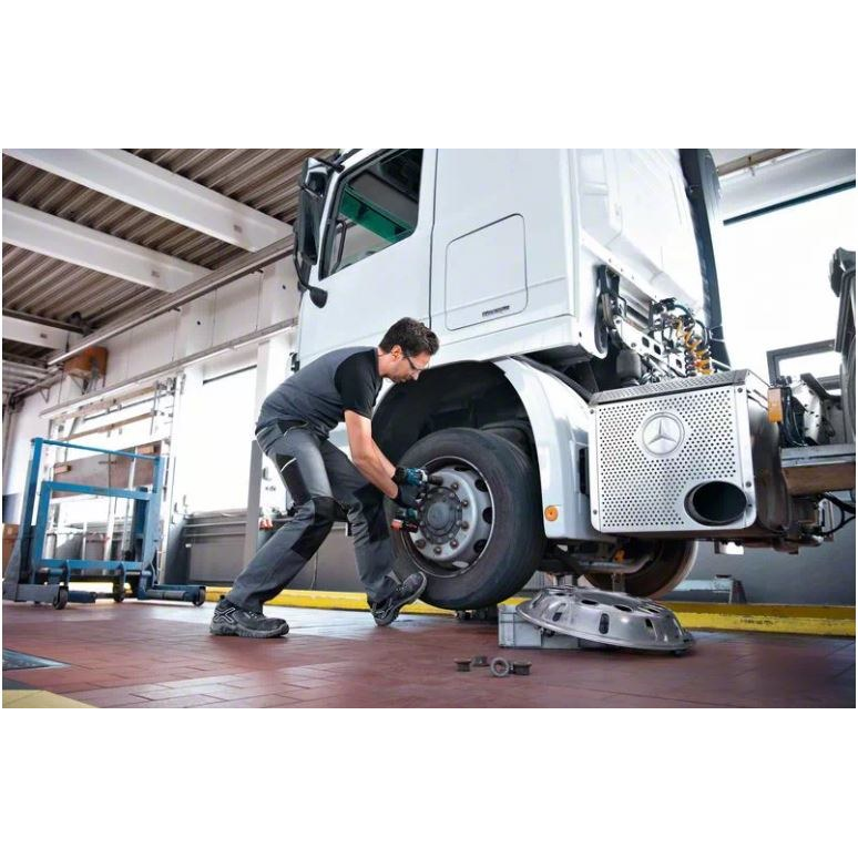 Akumuliatorinis smūginis veržliasūkis Bosch GDS 18V-1000, 18 V, (be akum.ir krov.) 2 Akumuliatorinis smūginis veržliasūkis Bosch GDS 18V-1000, 18 V, (be akum.ir krov.) 2