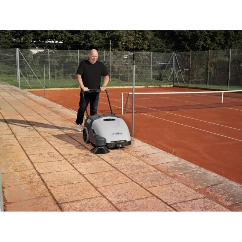 Akumuliatorinė grindų šlavimo mašina NILFISK Sweeper SW750 8 Akumuliatorinė grindų šlavimo mašina NILFISK Sweeper SW750 8