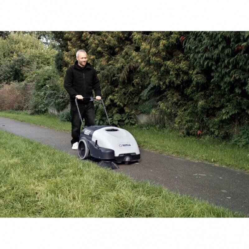 Akumuliatorinė grindų šlavimo mašina NILFISK Sweeper SW750 9 Akumuliatorinė grindų šlavimo mašina NILFISK Sweeper SW750 9