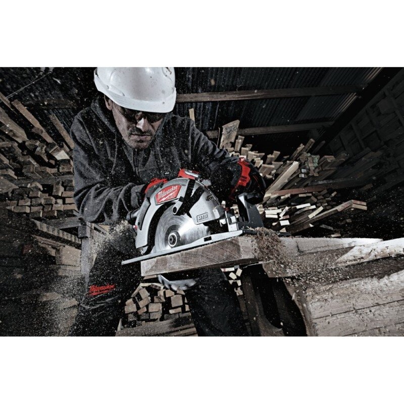 Akumuliatorinis diskinis pjūklas MILWAUKEE M18 FCS66-0 6 Akumuliatorinis diskinis pjūklas MILWAUKEE M18 FCS66-0 6