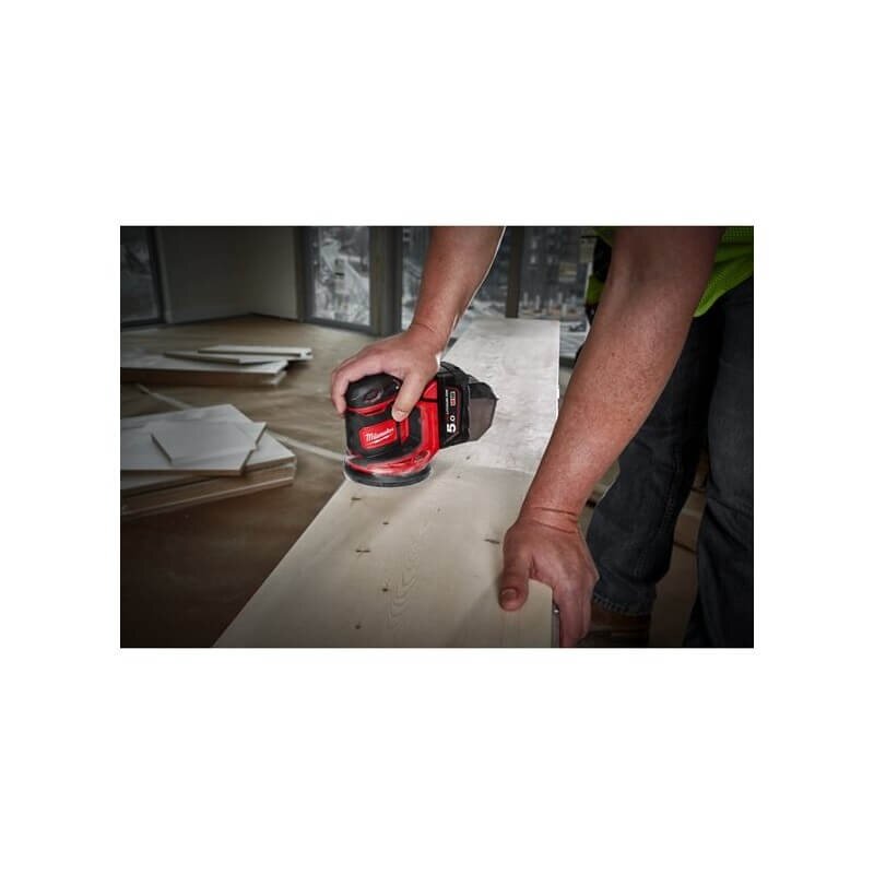 Akumuliatorinis ekscentrinis šlifuoklis MILWAUKEE M18 BOS125-502B 3