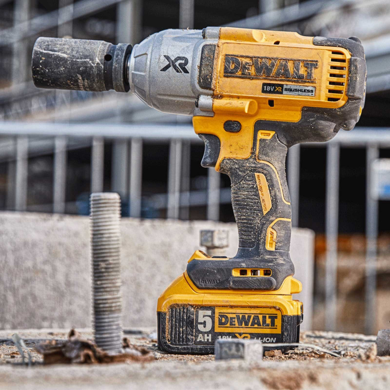 Akumuliatorinis smūginis veržliasukis DeWalt DCF897N-XJ, 18 V, (be akum. ir krov.) 1