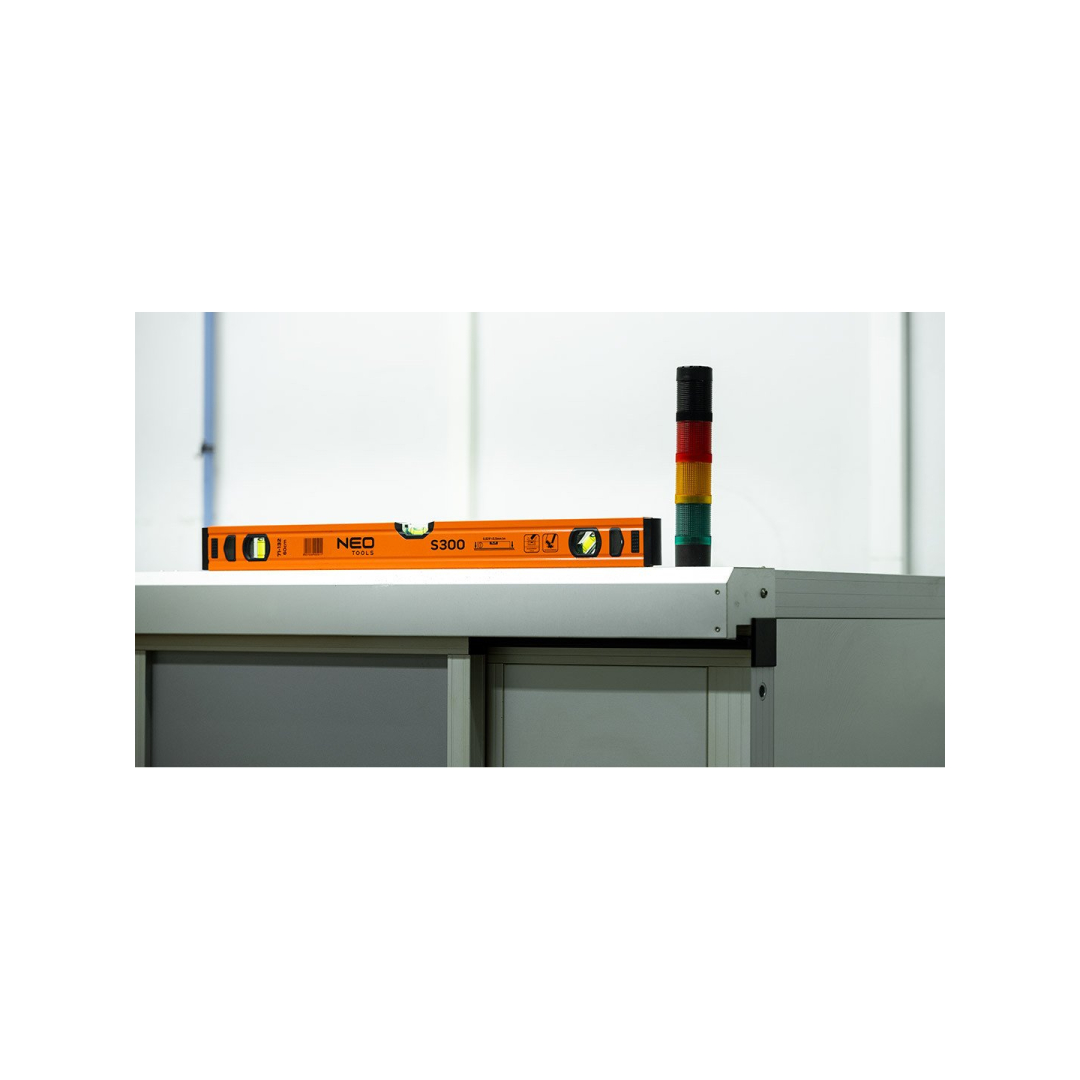 Aliuminis gulsčiukas S 300, 3akutės, 60 cm 2 Aliuminis gulsčiukas S 300, 3akutės, 60 cm 2