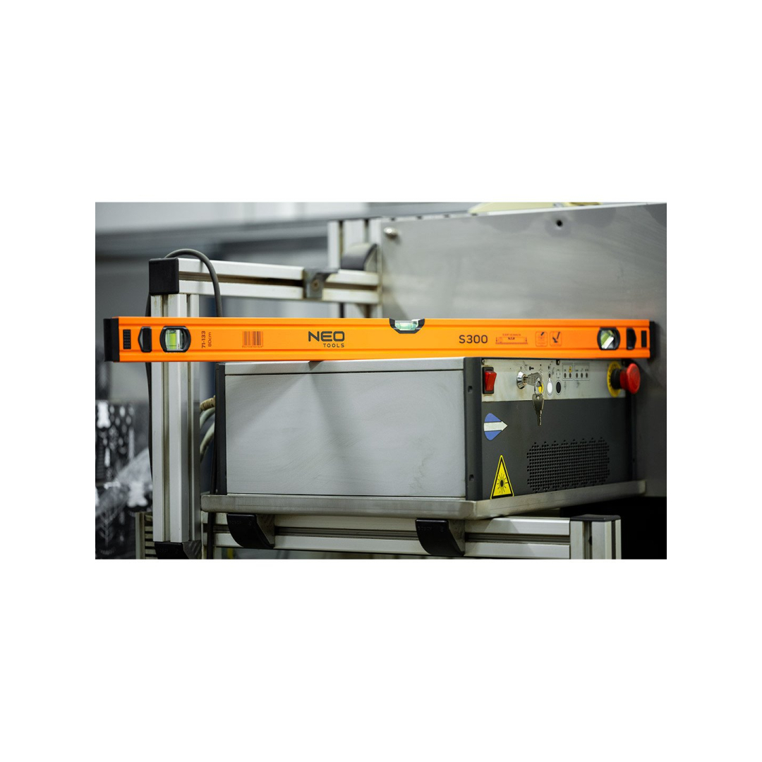 Aliuminis gulsčiukas S 300, 3akutės, 80 cm 3 Aliuminis gulsčiukas S 300, 3akutės, 80 cm 3