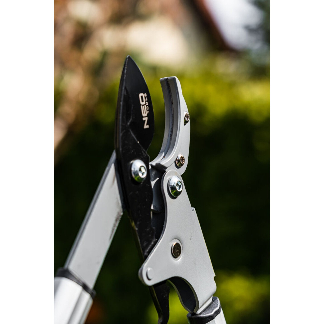 Antkaklinės genėjimo žirklės 765 mm, diapazonas iki 40 mm, pavara, didinanti spaudimo jėgą 60 %. 8