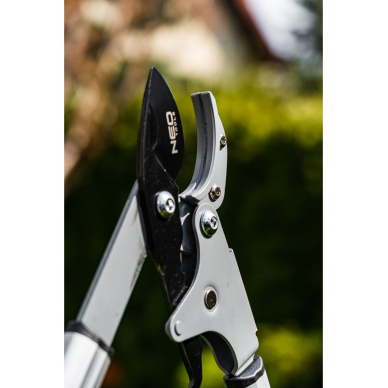 Antkaklinės genėjimo žirklės 765 mm, diapazonas iki 40 mm, pavara, didinanti spaudimo jėgą 60 %. 8 Antkaklinės genėjimo žirklės 765 mm, diapazonas iki 40 mm, pavara, didinanti spaudimo jėgą 60 %. 8