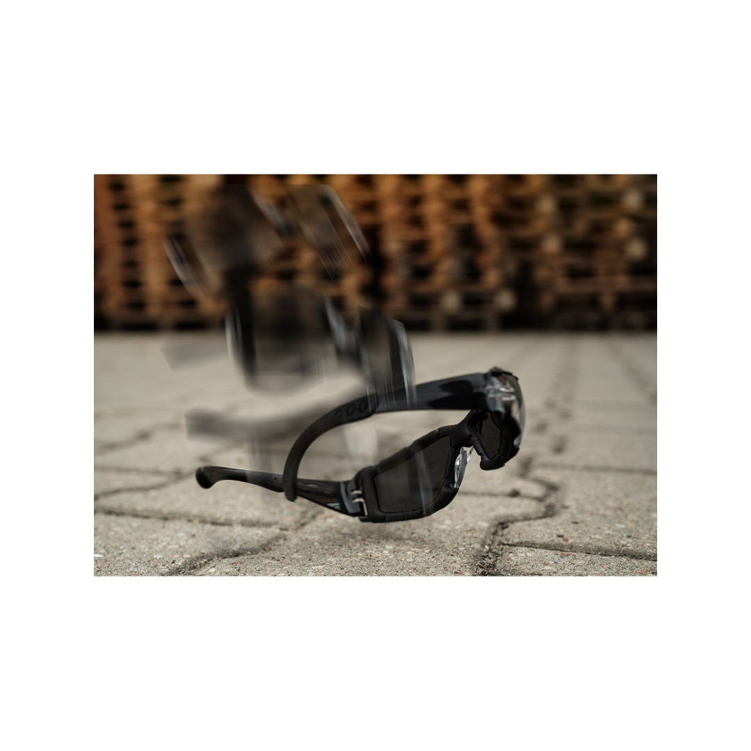 Apsauginiai akiniai su putplasčio įdėklu, tamsinti lęšiai, atsparumo klasė FT 4 Apsauginiai akiniai su putplasčio įdėklu, tamsinti lęšiai, atsparumo klasė FT 4