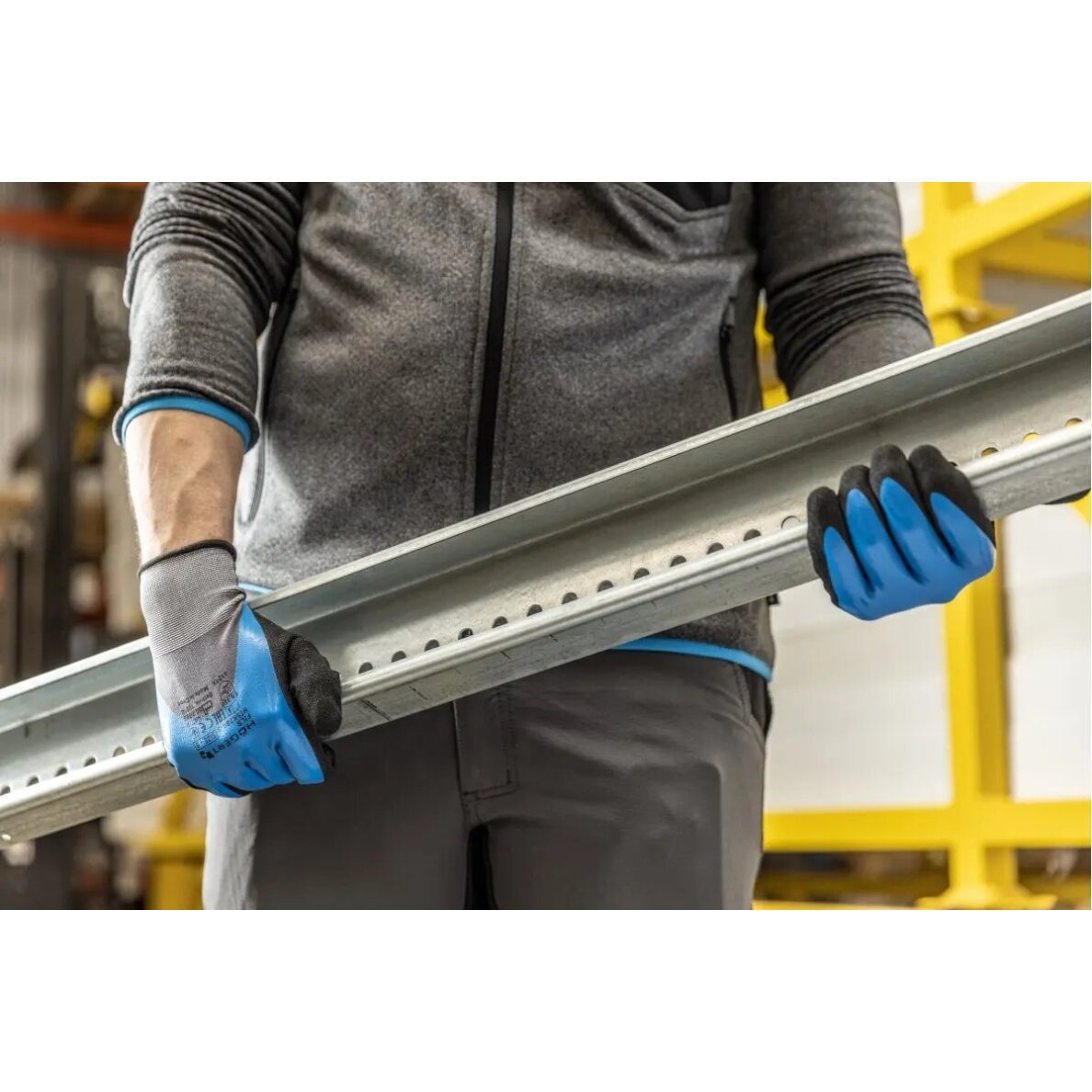 Apsauginės pirštinės, 3/4 dengtos nitrilu, 8 dydis 1 Apsauginės pirštinės, 3/4 dengtos nitrilu, 8 dydis 1