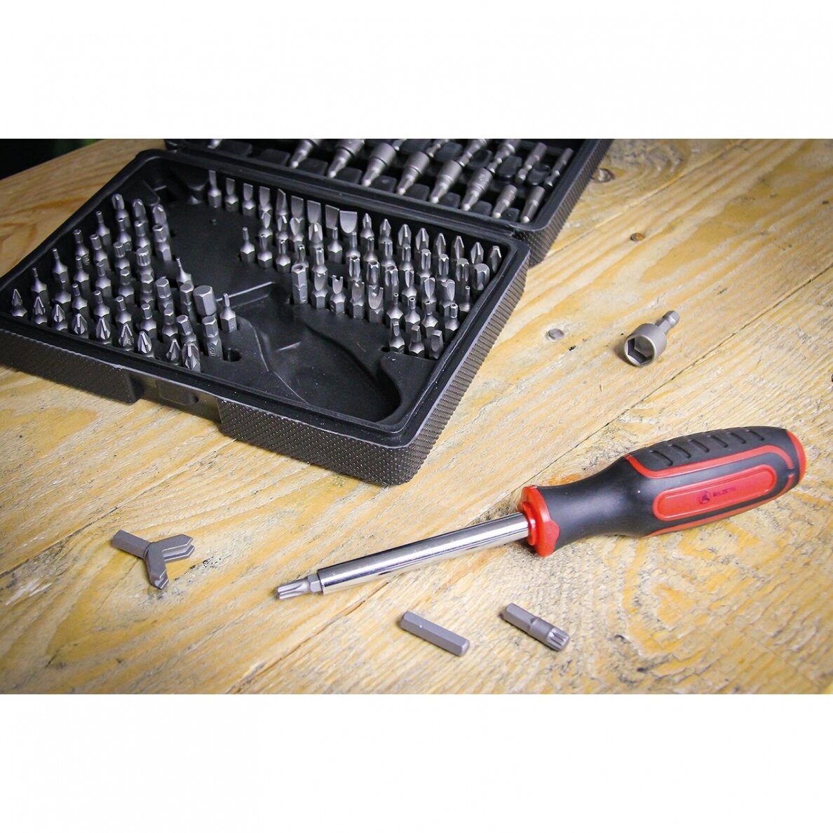 Atsuktuvo ir antgalių rinkinys BGS-technic, 122 vnt 1 Atsuktuvo ir antgalių rinkinys BGS-technic, 122 vnt 1