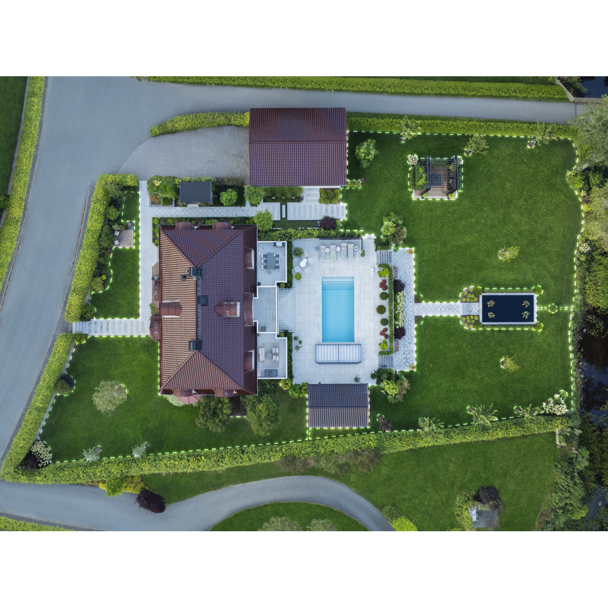 Belaidis vejos robotas Husqvarna Automower® 310E NERA, 15 arų 1 Belaidis vejos robotas Husqvarna Automower® 310E NERA, 15 arų 1