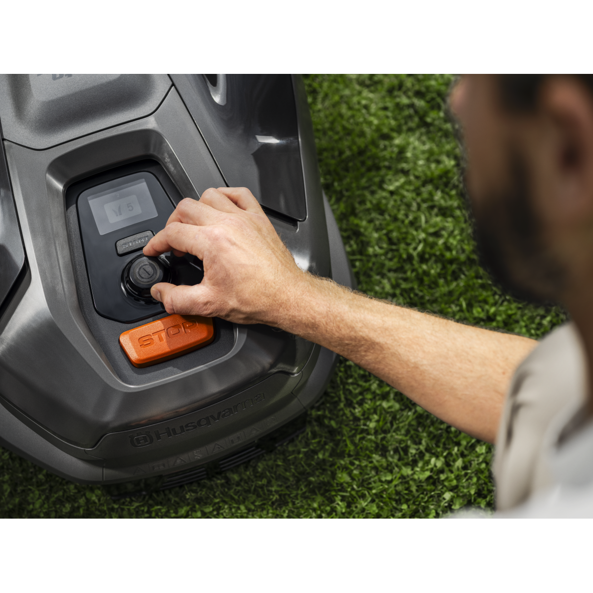 Belaidis vejos robotas Husqvarna Automower® 310E NERA, 15 arų 13 Belaidis vejos robotas Husqvarna Automower® 310E NERA, 15 arų 13