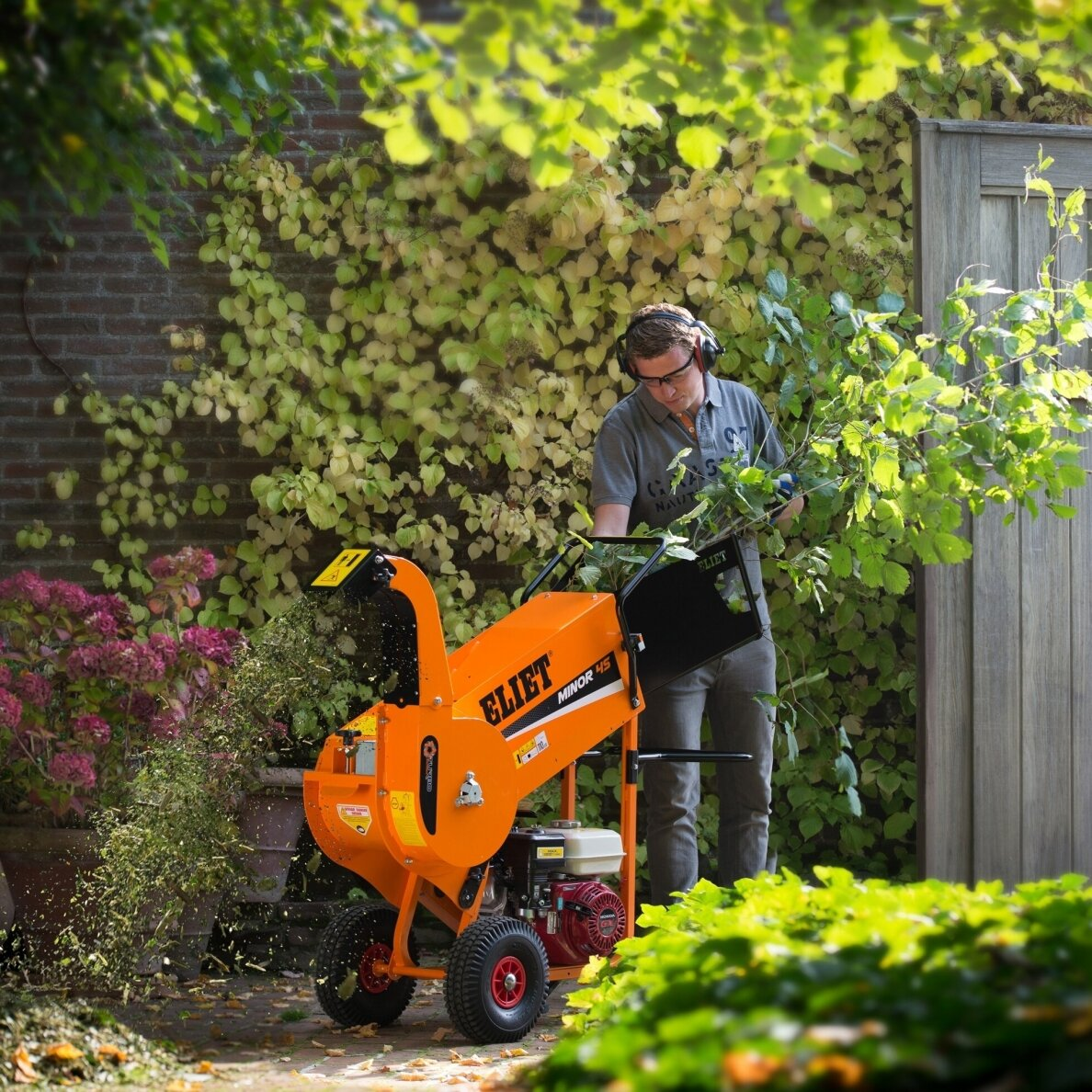 Benzininis šakų smulkintuvas ELIET MINOR 4S HONDA GP200, 4.5 kW 4 Benzininis šakų smulkintuvas ELIET MINOR 4S HONDA GP200, 4.5 kW 4