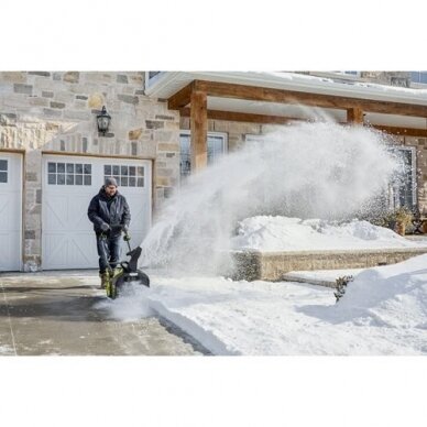 Bešepetėlis akumuliatorinis sniego valytuvas Ryobi RY36STX45A-140, 36 V, 1 x 4,0 Ah 2 Bešepetėlis akumuliatorinis sniego valytuvas Ryobi RY36STX45A-140, 36 V, 1 x 4,0 Ah 2