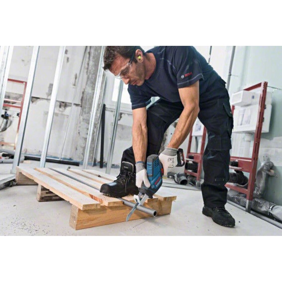 Akum. tiesinis pjūklas Bosch GSA 18 V-LI C, 18V (be akum. ir krov.) 06016A5004 1 Akum. tiesinis pjūklas Bosch GSA 18 V-LI C, 18V (be akum. ir krov.) 06016A5004 1