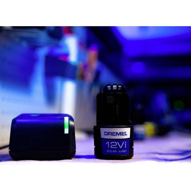 Akumuliatorius Dremel B12V30-01, 12 V, 3,0 Ah, Li-lon 1 Akumuliatorius Dremel B12V30-01, 12 V, 3,0 Ah, Li-lon 1