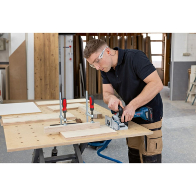 Freza Bosch GFF 18V-22, 18 V, (be akum. ir krov.) 0601620100 2 Freza Bosch GFF 18V-22, 18 V, (be akum. ir krov.) 0601620100 2