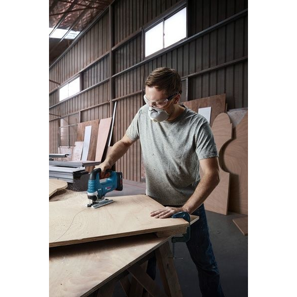 Akumuliatorinis siaurapjūklis Bosch GST 18V-125 B, 18V (be akum. ir krov.) 06015B3000 2 Akumuliatorinis siaurapjūklis Bosch GST 18V-125 B, 18V (be akum. ir krov.) 06015B3000 2